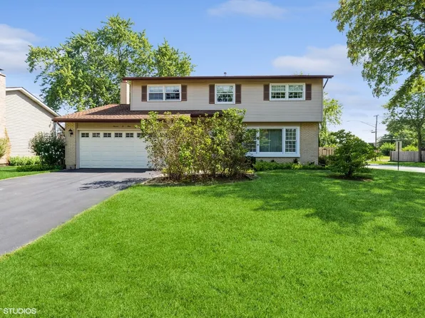 1101 E Ironwood Dr, Glenview, IL 60056