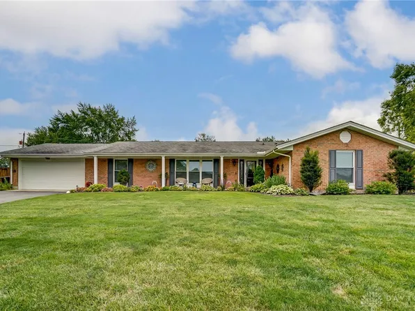 907 Oak Dale Dr, Xenia, OH 45385