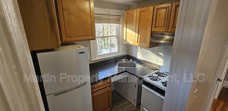72 Linden St #101 — Photo 6