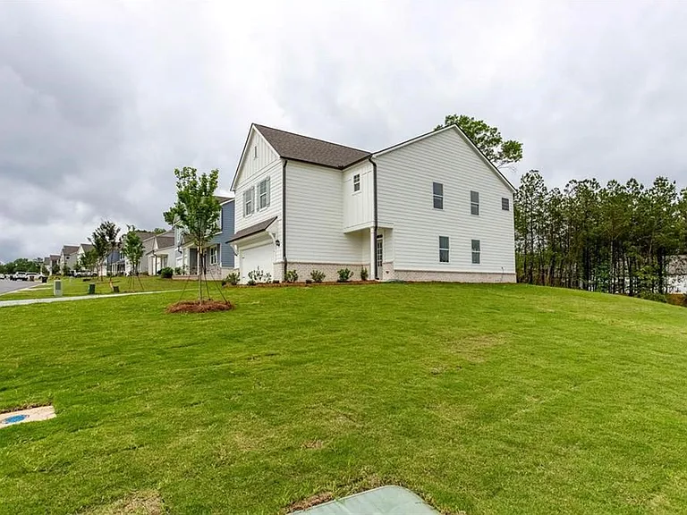 131 Landsdowne Way — Photo 41