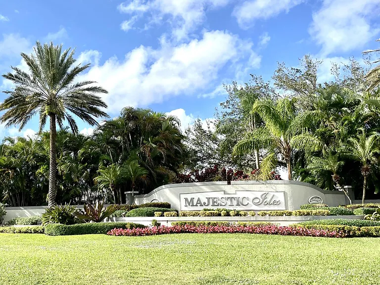 10921 Royal Caribbean Cir — Photo 3