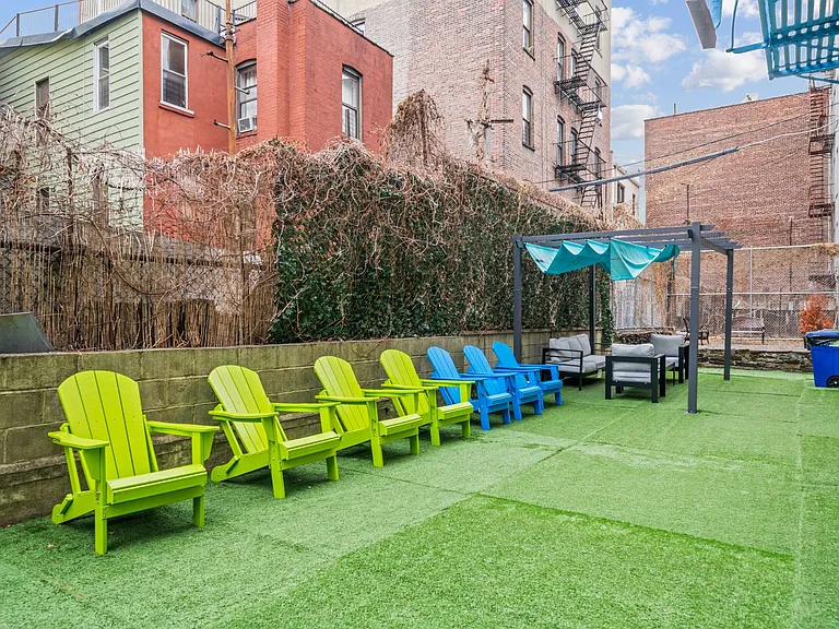 2377 Belmont Ave — Photo 13