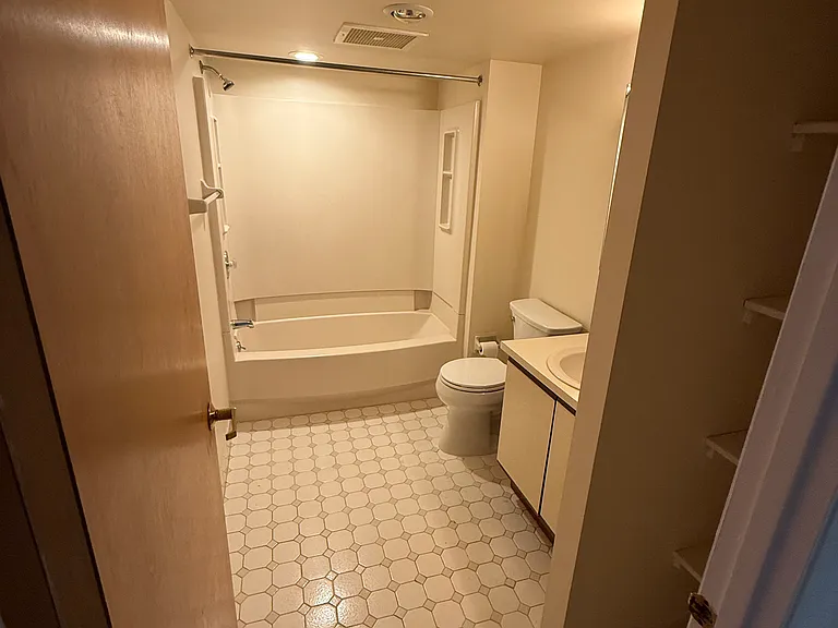 800 Avondale Rd #5F — Photo 5