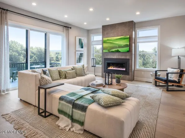 54 Augustus Drive, Middletown, NJ 07748