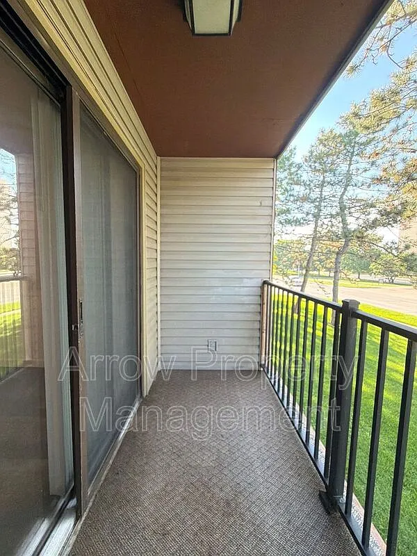 2 bed, 1.0 bath, 826 sqft, $1,195 — Photo 4