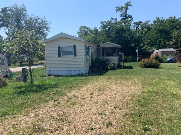 28/136 Woodhaven Dr E, Sublette, IL 61367
