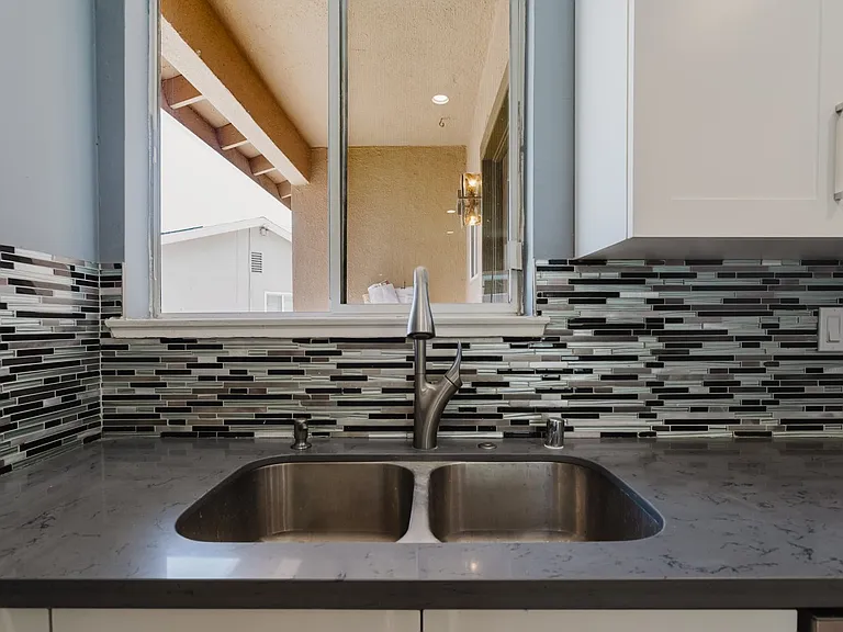 9540 Debra Ave — Photo 15