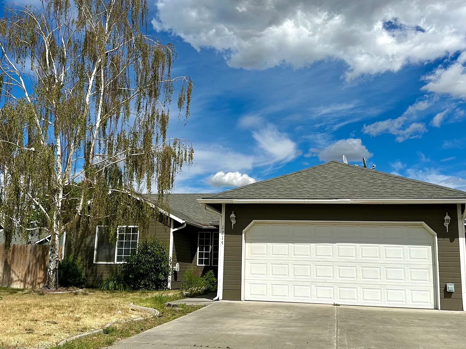 3 bed, 1300 sqft, $1,750 — Photo 1