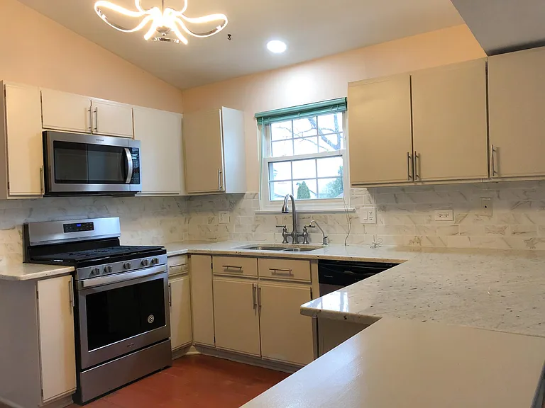 4595 Mumford Dr — Photo 13