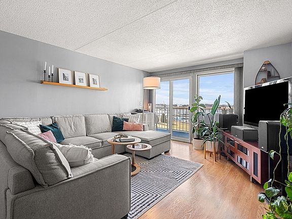 4th image of 200 Cove Way Unit 309