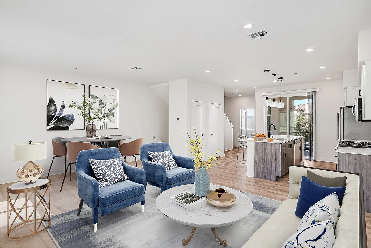 Bright living spaces - Enclave Heritage Townhomes