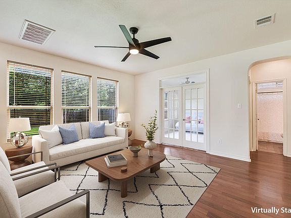 5th image of 10229 English Oak Dr