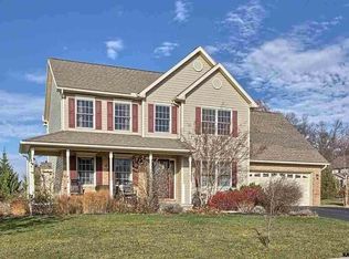 33 Hickory Ln, Littlestown, PA 17340