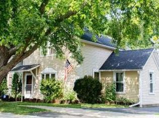 330 Prospect Ave, Hartland, WI 53029