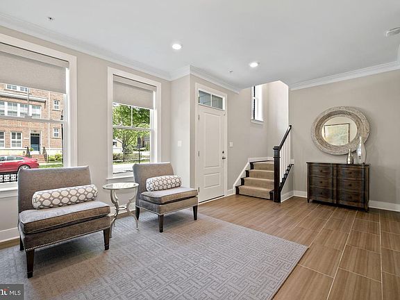 5th image of 423 Crown Park Ave