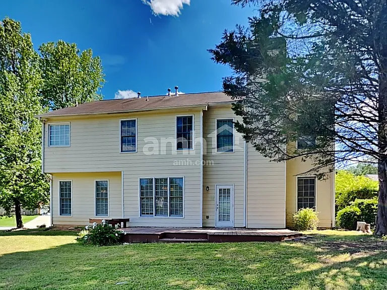 2923 Villa Lake Dr — Photo 25