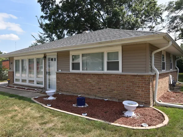 317 Mohawk St, Park Forest, IL 60466