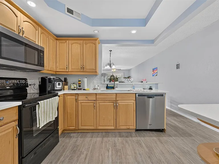 2404 Antigua Cir #M2 — Photo 7
