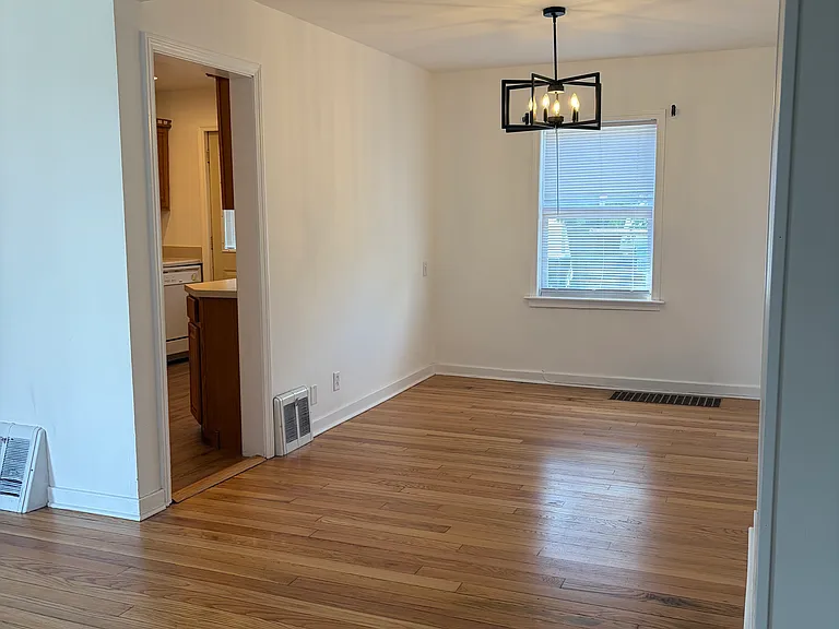6456 S Lockwood Ave — Photo 3