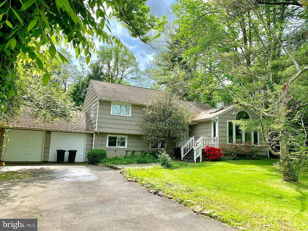 67 Longview Dr photo 1