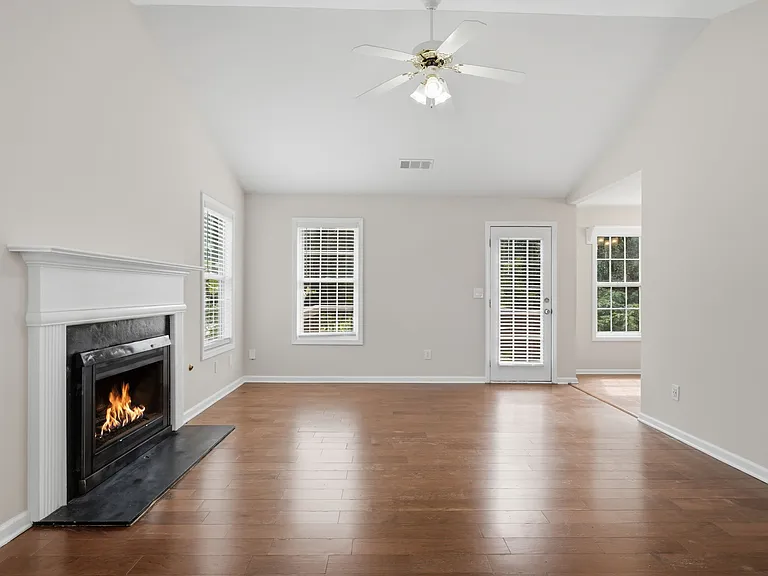 1161 Riverside Run Ln — Photo 7