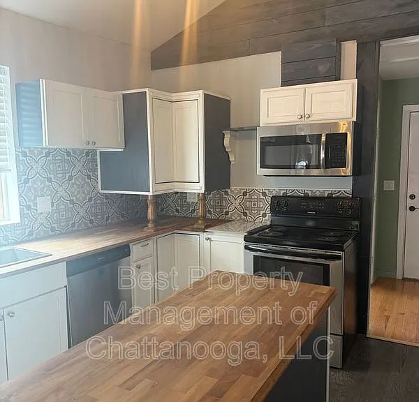 404 Somerville Ave — Photo 8