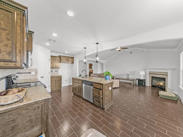 3002 Fernwood Ave — Photo 7
