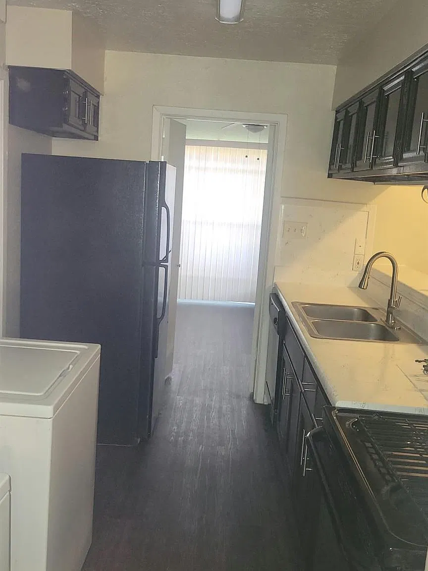 2 bed, 2.0 bath, 1172 sqft, $1,300 — Photo 3