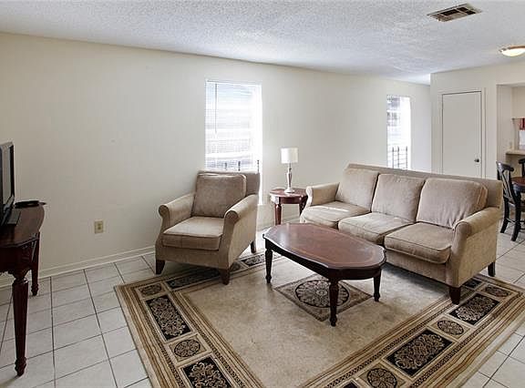 5th image of 1208 Cambridge Dr