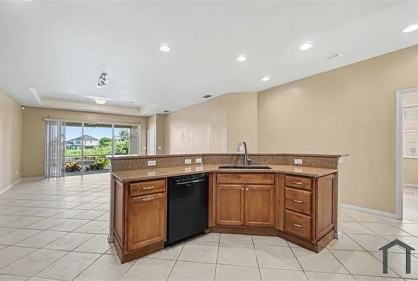 627 SW 47th Ter — Photo 8