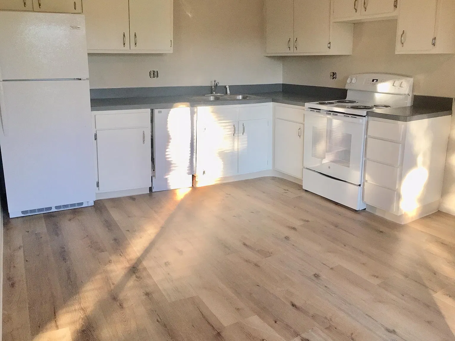 2 bed, 800 sqft, $1,795 — Photo 3