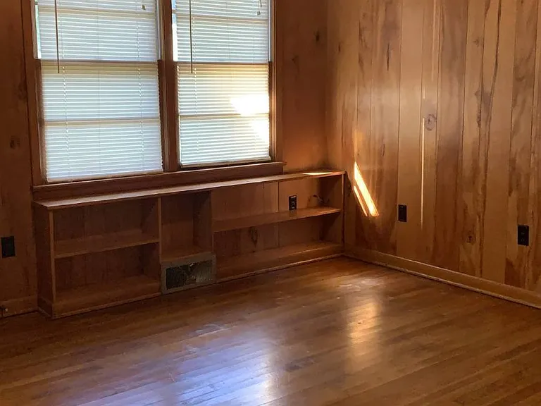 908 Twin Oaks Ave — Photo 9