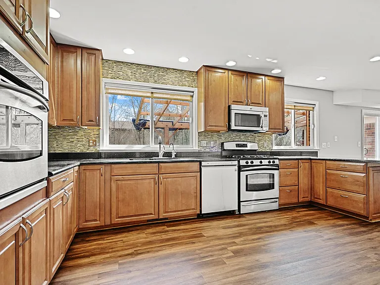 45011 Byrne Dr — Photo 12