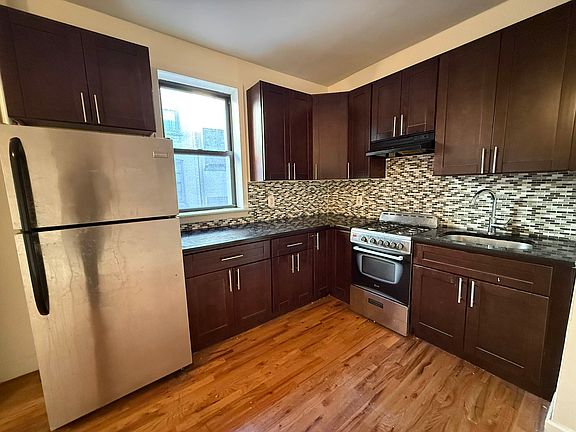 2nd image of 250 Hawthorne St APT 3J