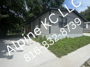 106 Countryside Ln, Saint Joseph, MO 64503