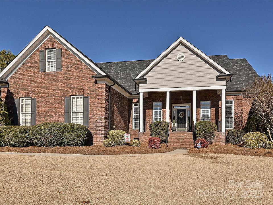 1st image of 7900 Grimsby Cir
