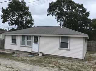 15 Circle Dr, Wareham, MA 02571