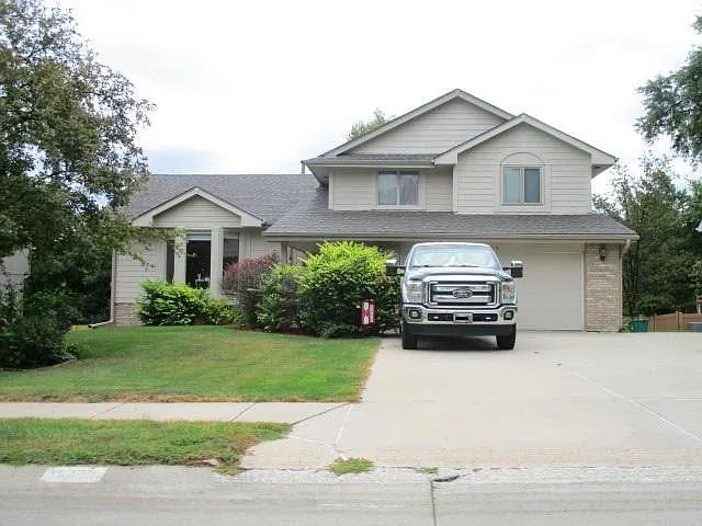 4653 S 149th St — Photo 30