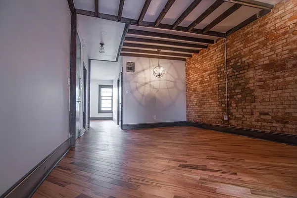 Rented by EXR | media 26