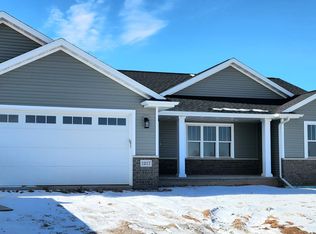 1217 S Kensington Dr, Appleton, WI 54915