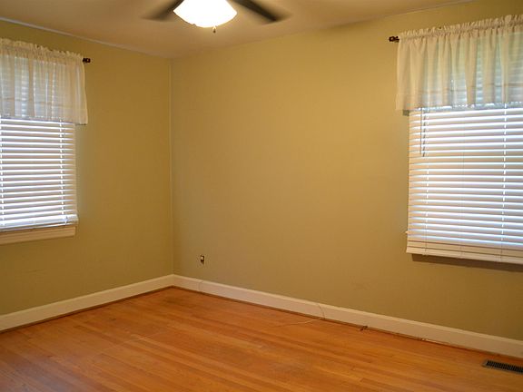 5th image of 610 Wagoner St