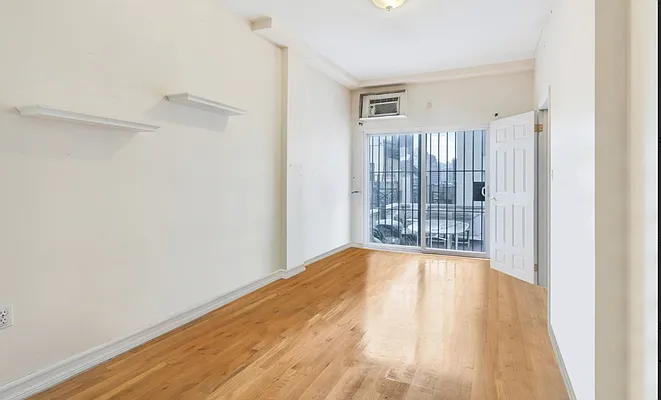 Rented by Batra Group Inc | media 23