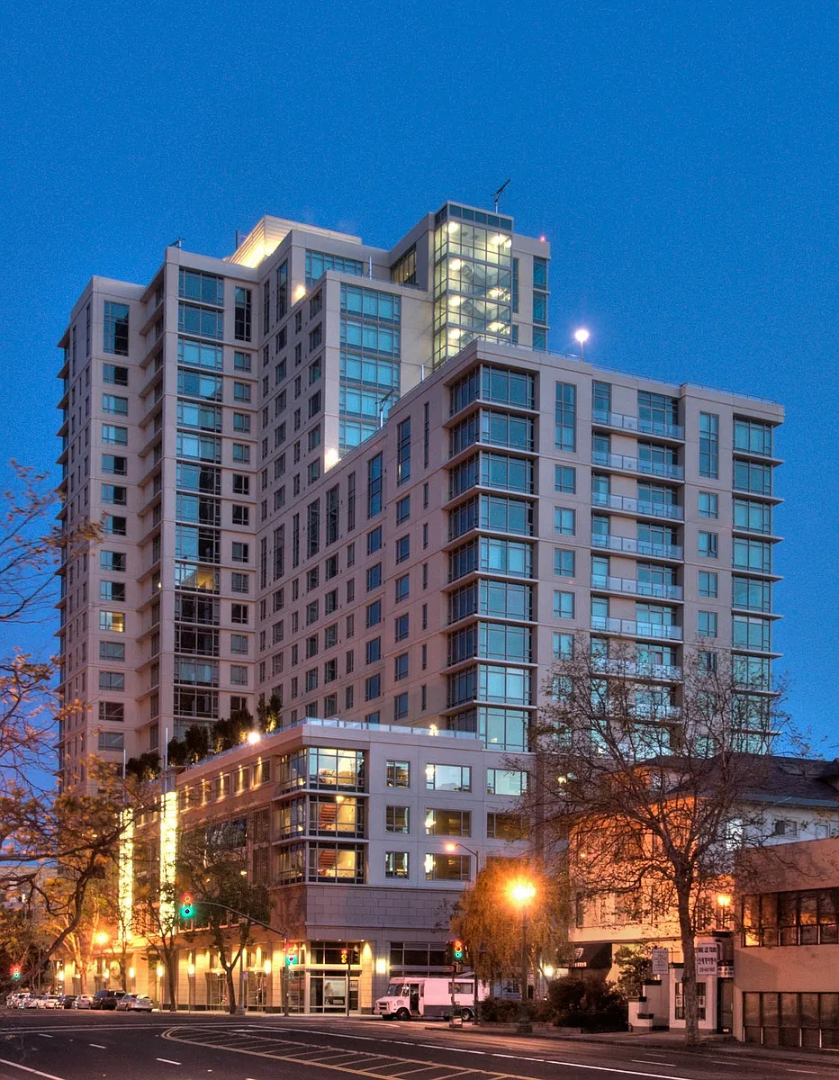 Building Photo - The Grand