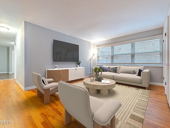 2nd image of 4623 N Paulina St #104