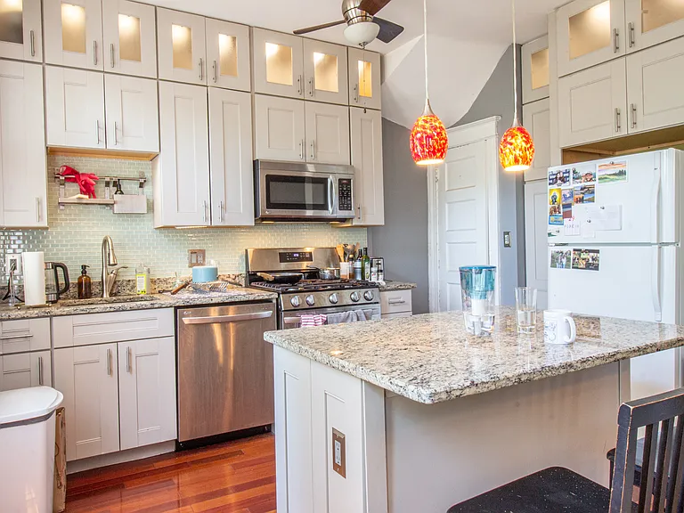 148 Adams St NW — Photo 32