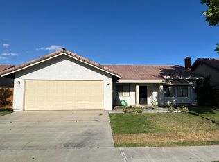 1212 Mountain View Dr, Ridgecrest, CA 93555