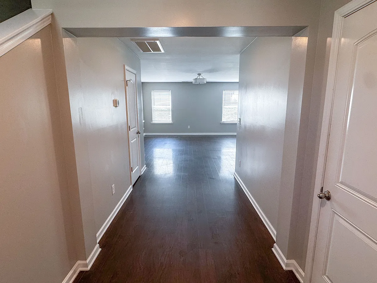 Building Photo - 306 Sportsman Dr