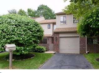 8 Knox Ct, Chesterbrook, PA 19087