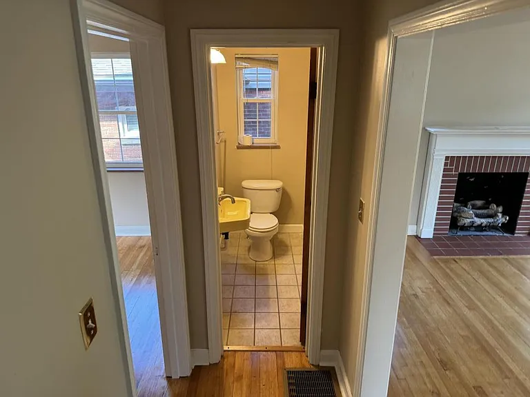 1637 Upland Rd — Photo 10