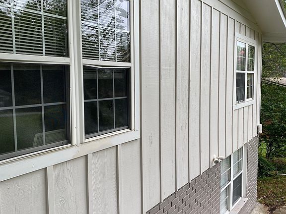 2nd image of 140 Don Rich Dr